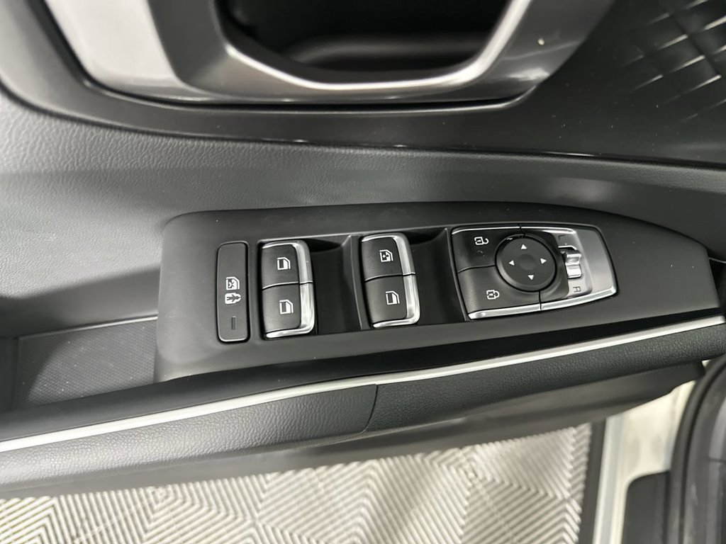 New 2026 Ivory Silver Kia S image 3