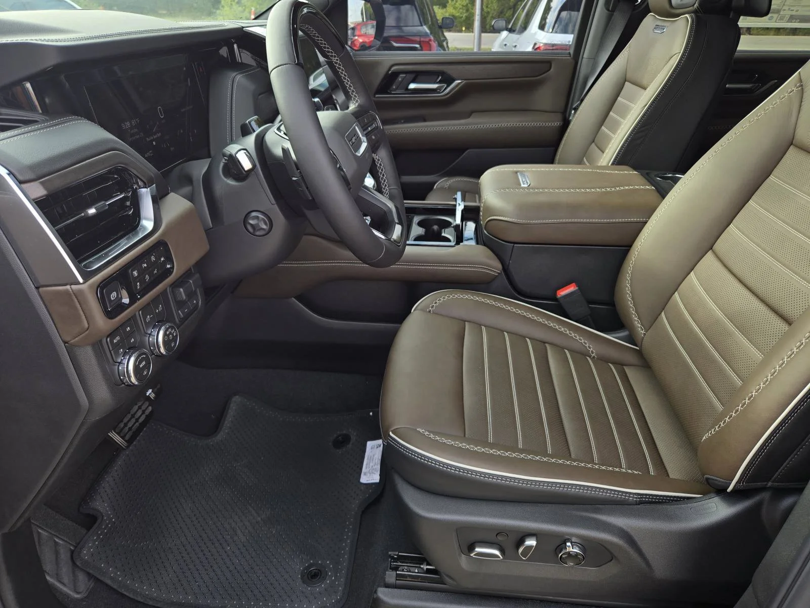 2026 GMC Yukon XL Denali Ultimate - Photo 6