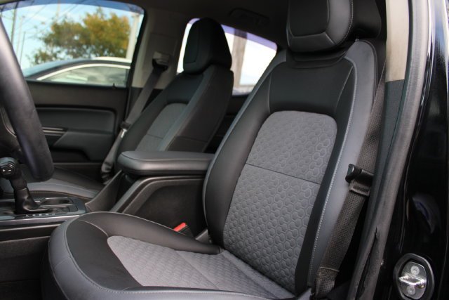 Used 2018 BLACK Chevrolet 4WD Z71 image 19