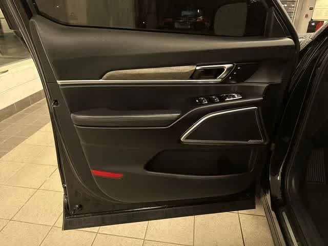 Used 2020 Ebony Black Kia SX image 32