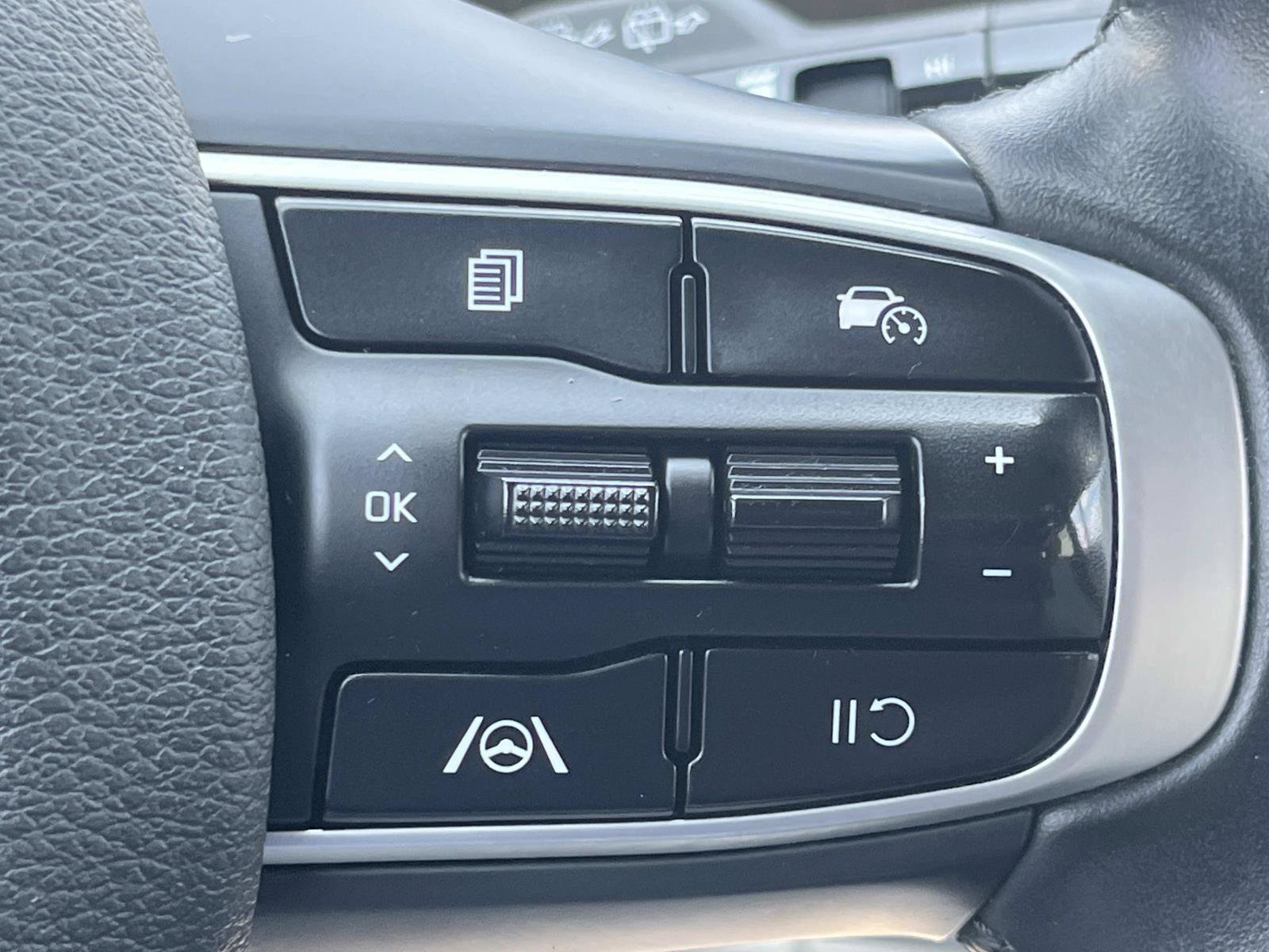 Used 2023 Gravity Gray Kia EX image 32