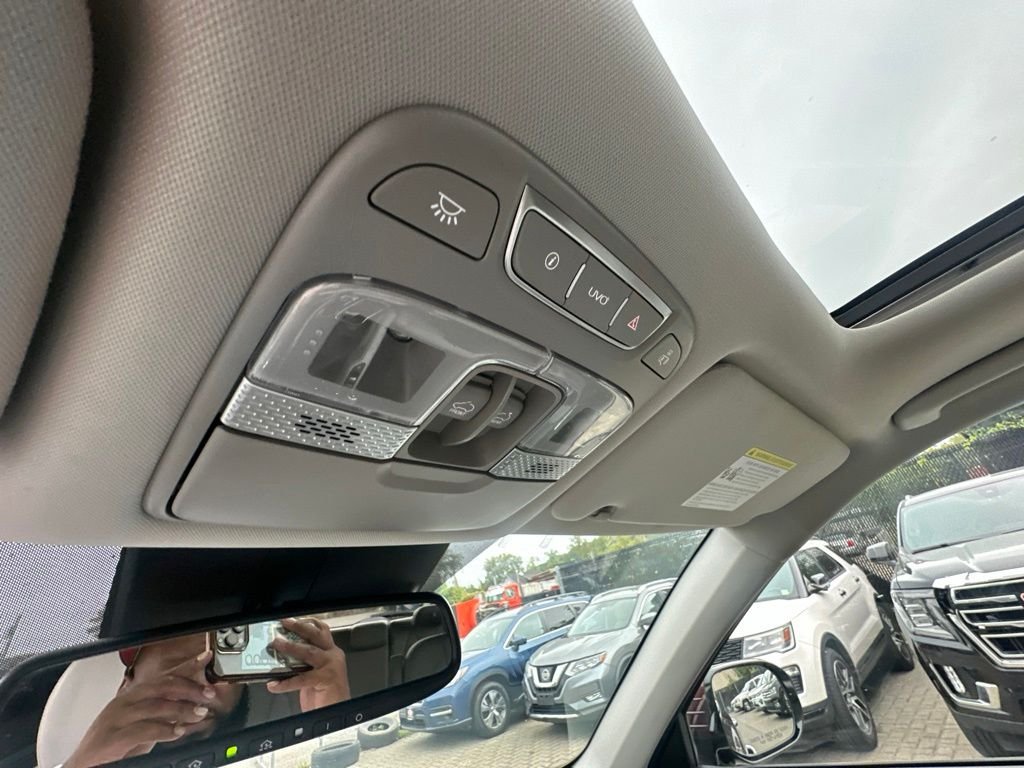 Certified Used 2022 Purple Kia SX image 21