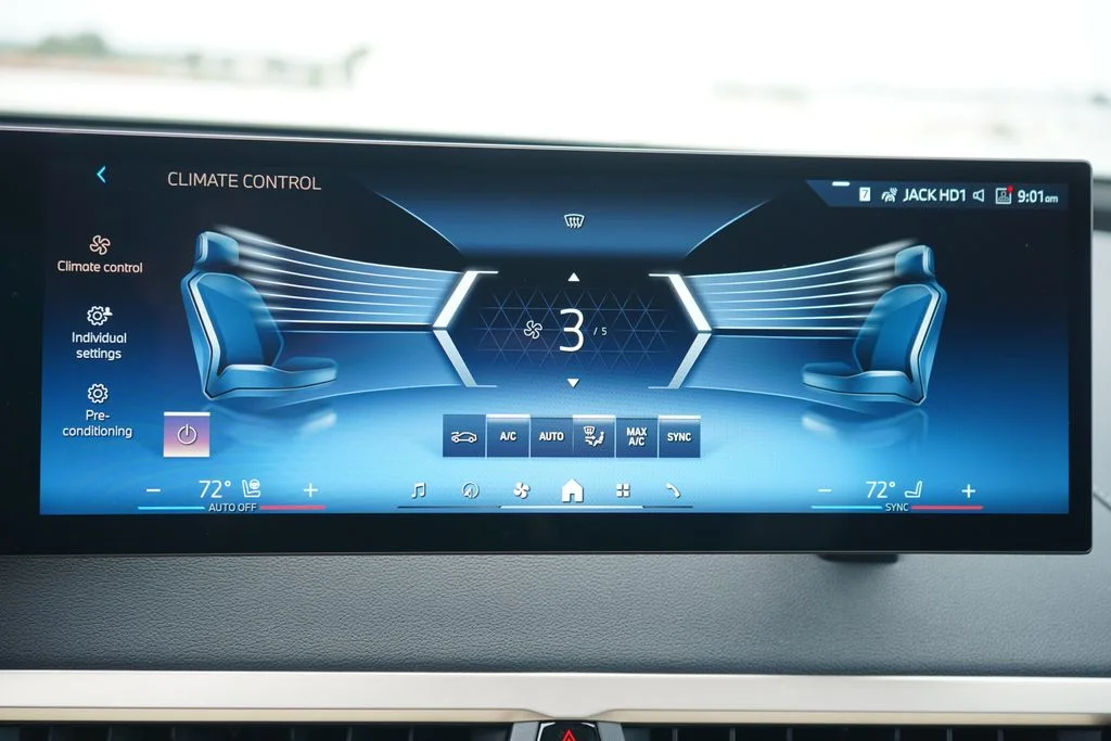 2026 BMW iX 45 - Photo 17