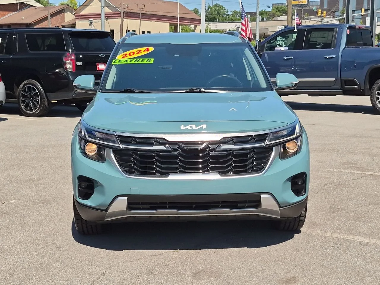 Used 2024 Green Kia EX image 3