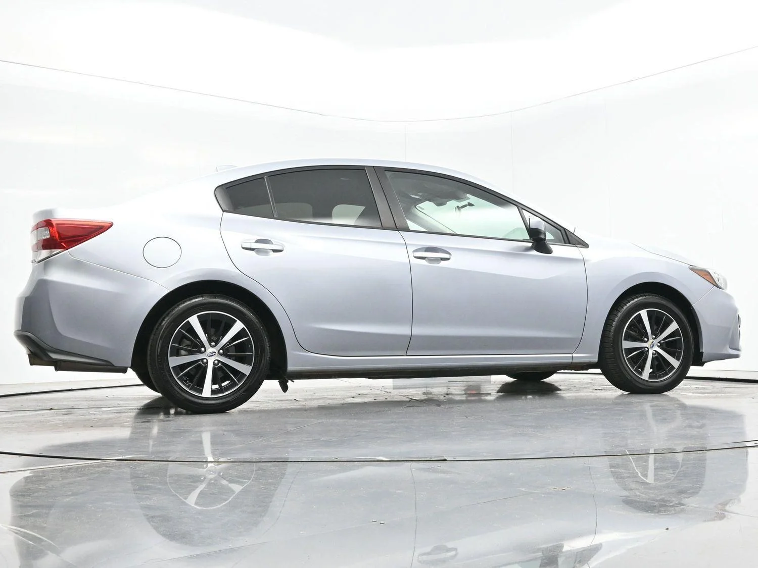Used 2019 Ice Silver Metallic Subaru Premium image 46