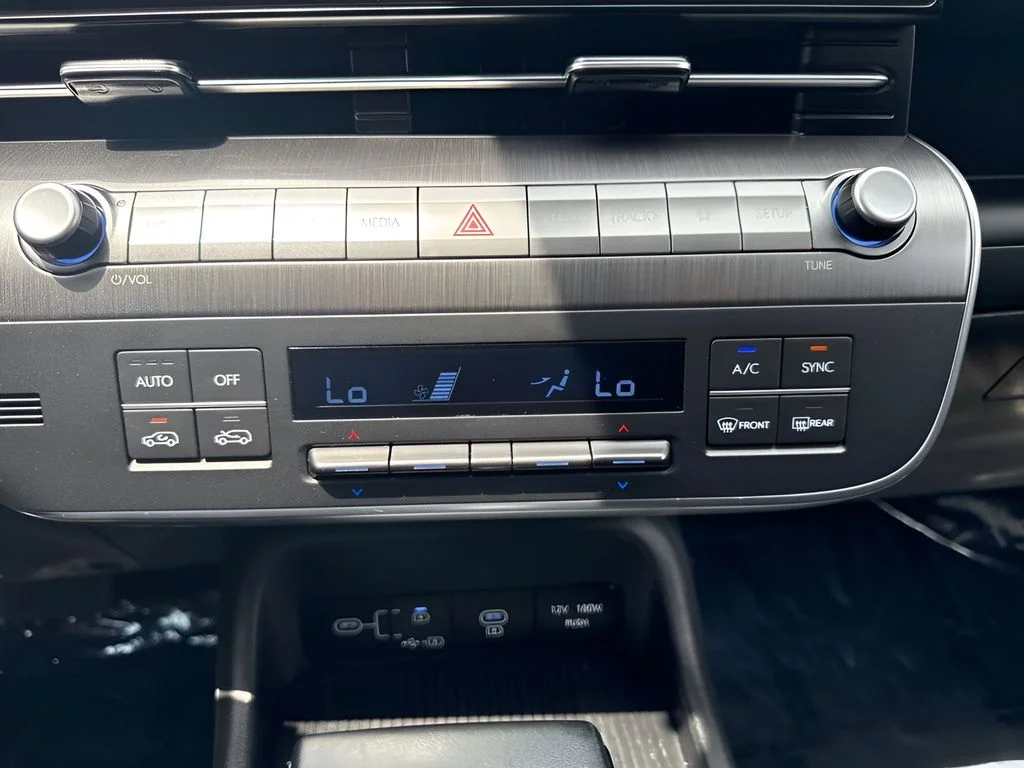 Used 2025 Gray Hyundai SEL image 15