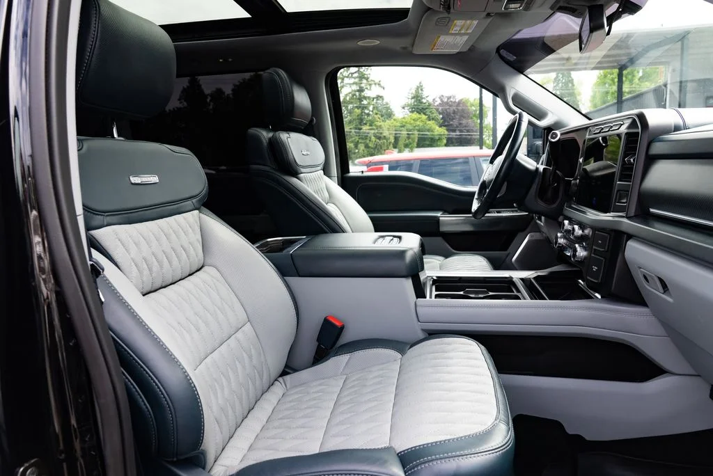 Used 2023  Ford Limited image 26
