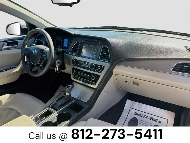 Used 2016 White Hyundai SE image 26