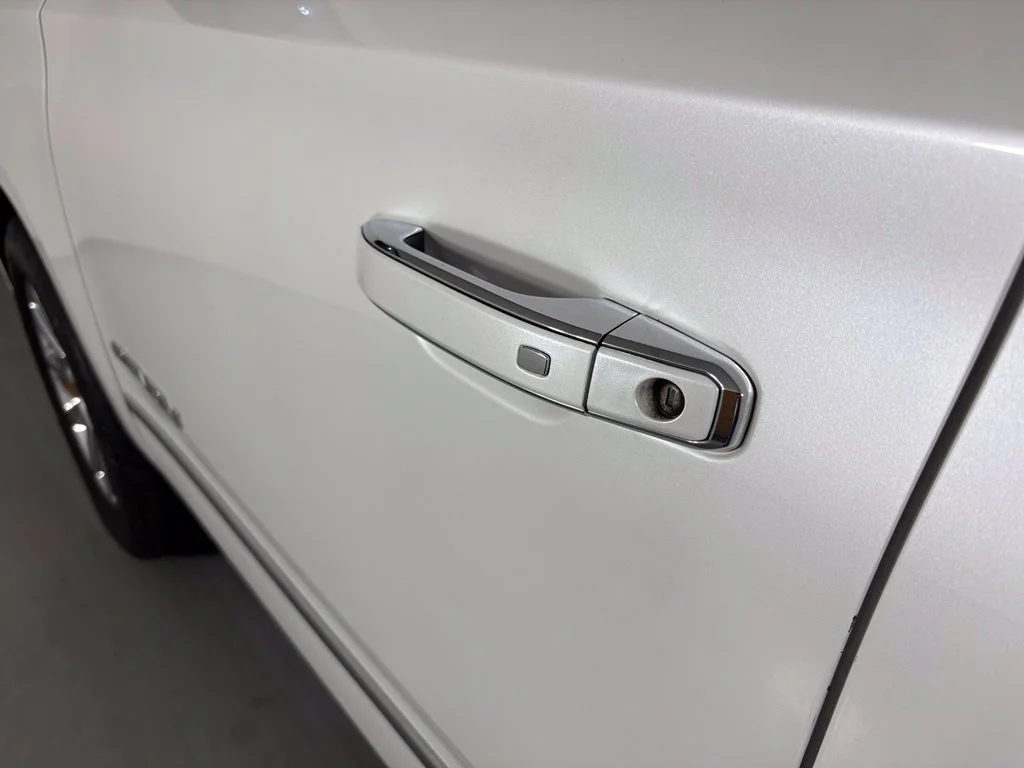 Used 2019 White GMC Denali image 15