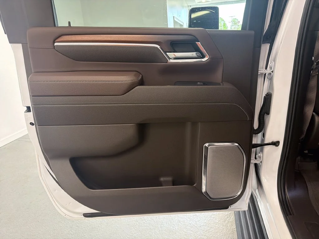 Used 2024 White GMC Denali image 9