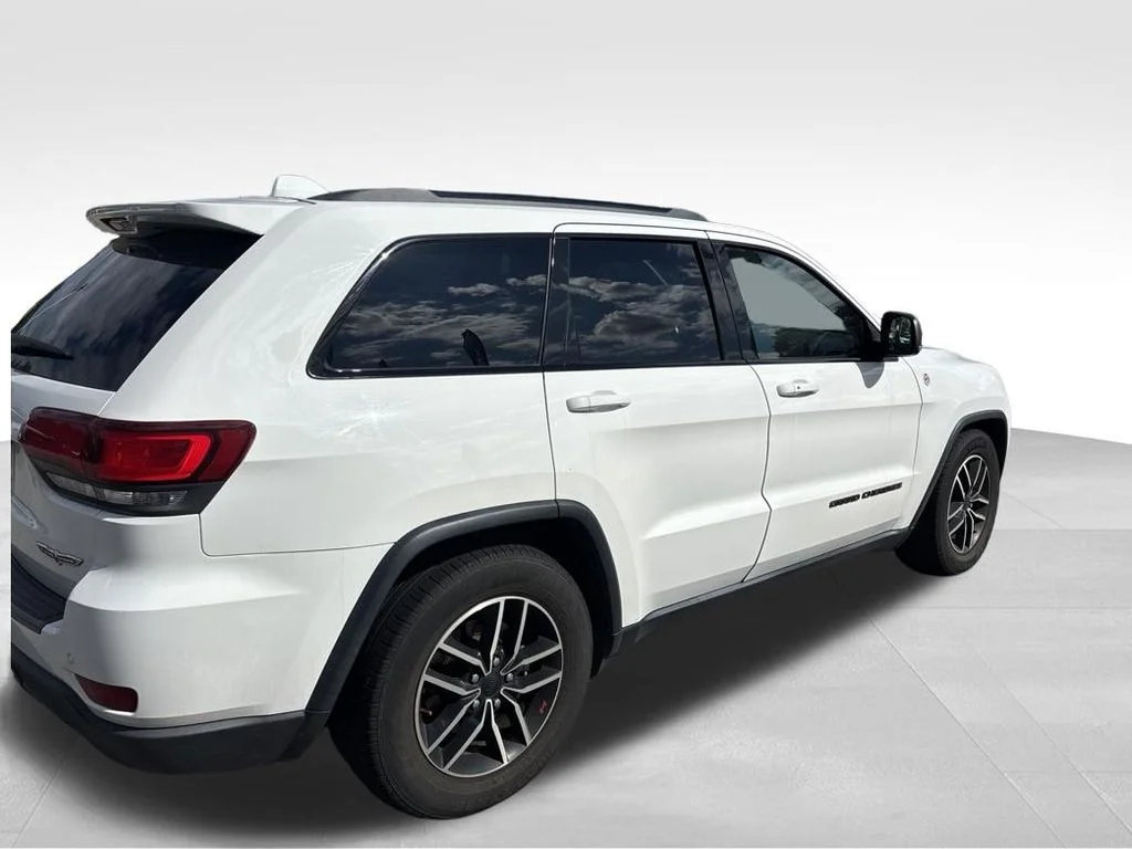 Used 2021 White Jeep Trailhawk image 3