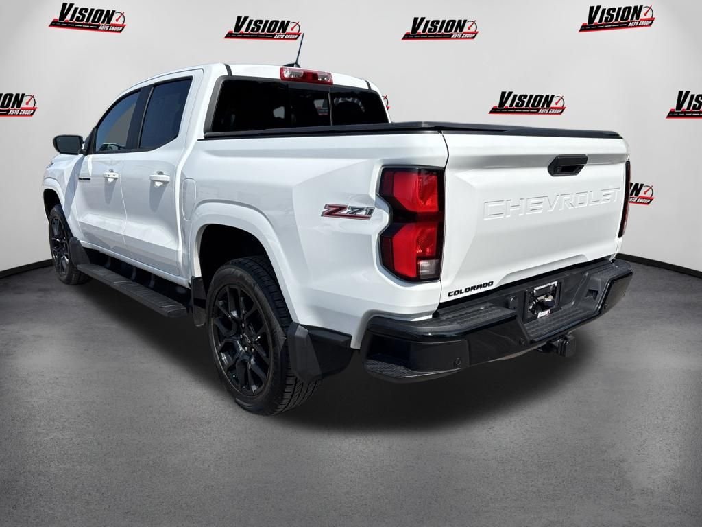 Used 2024 White Chevrolet Z71 image 7