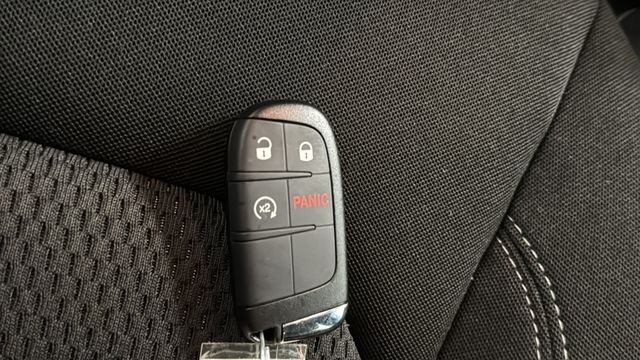 Used 2023 Alpine White Clearcoat Jeep Altitude image 20