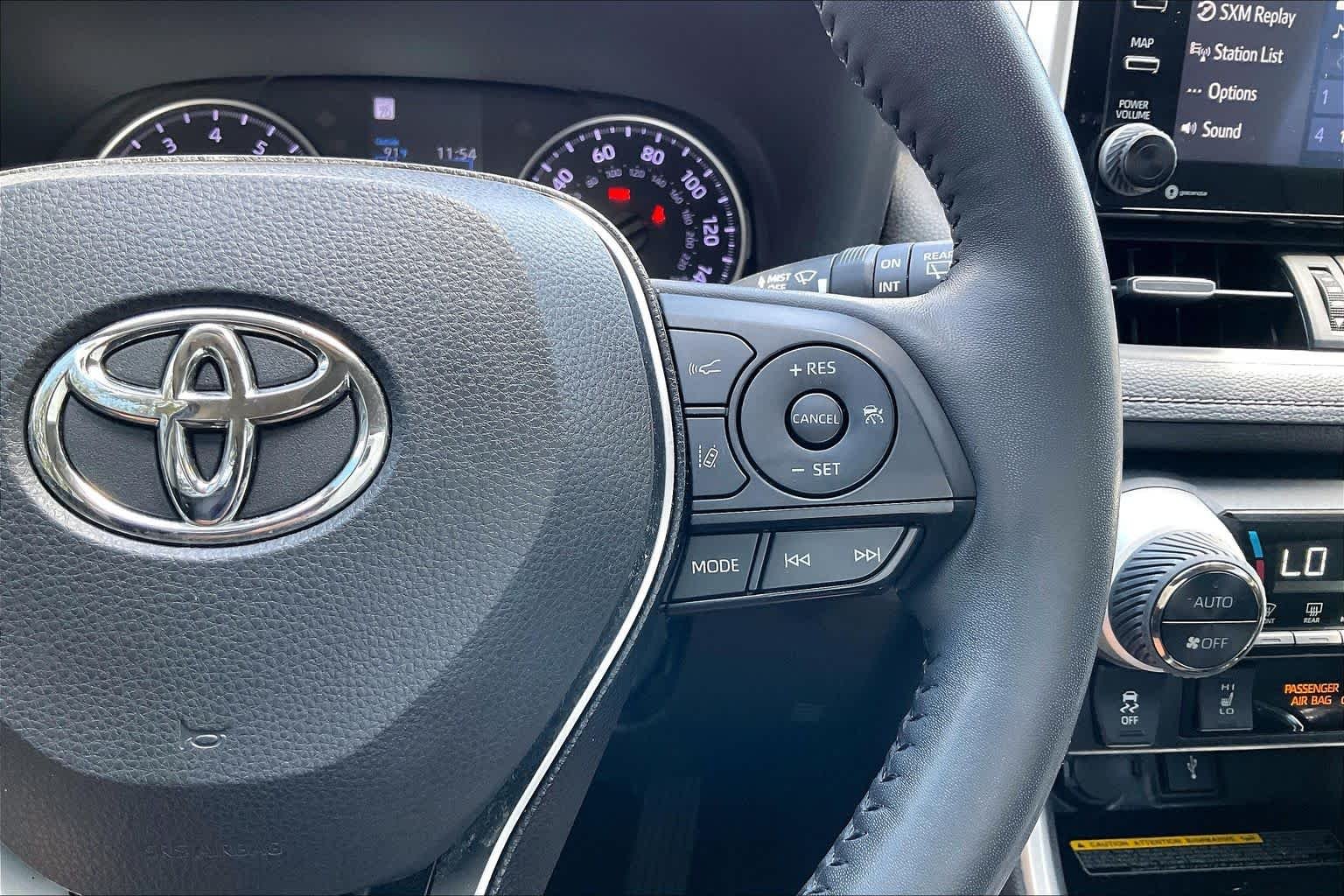 Used 2020 Magnetic Gray Metallic Toyota XLE Premium image 20