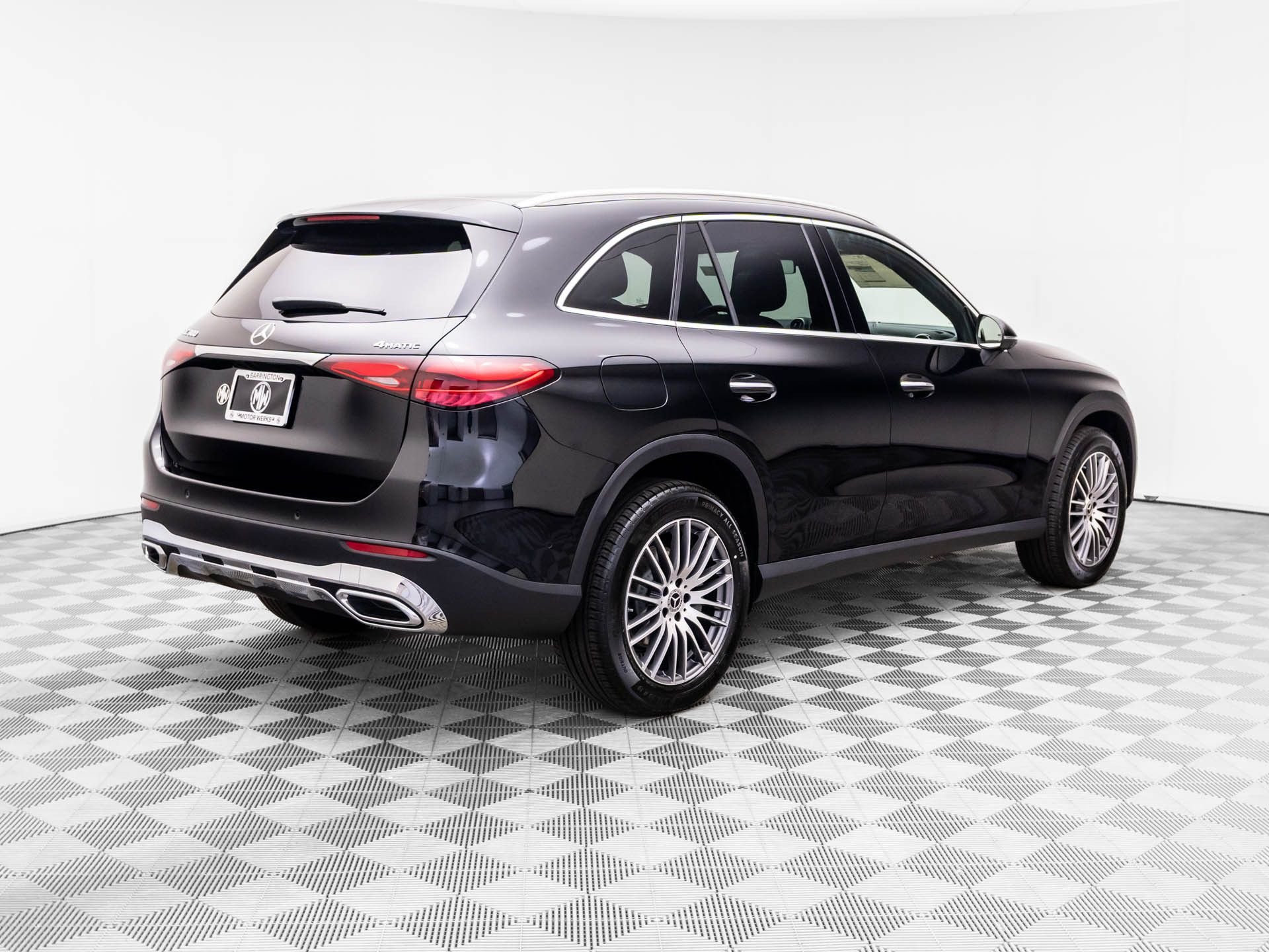 New 2026 Black Mercedes-Benz GLC 300 image 5