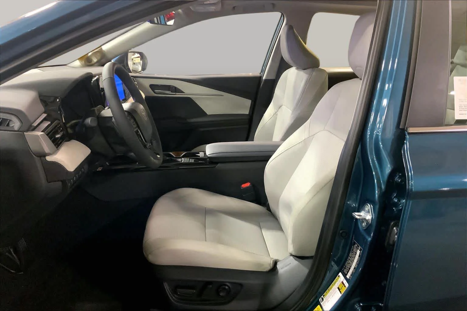 New 2026 Ocean Gem Toyota XLE image 9