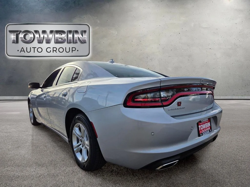 Used 2023 Silver Dodge SXT image 6