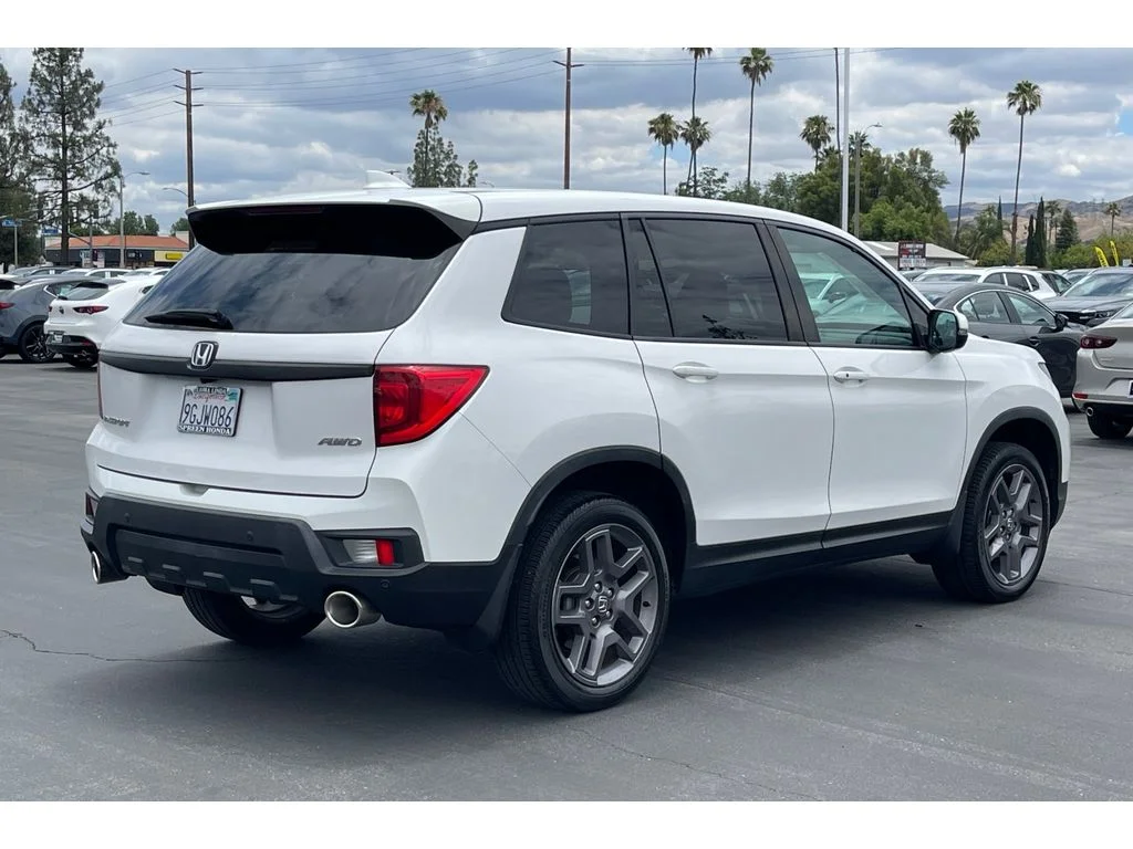 Certified Used 2023 Platinum White Pearl Honda AWD EX-L image 6