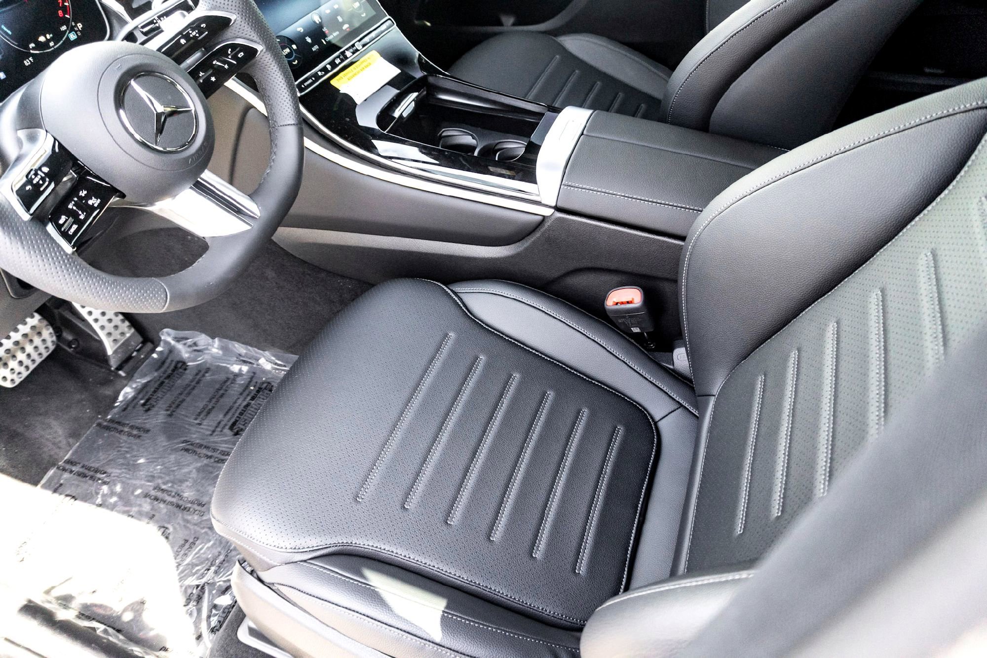 2025 Mercedes-Benz GLC Base - Photo 10