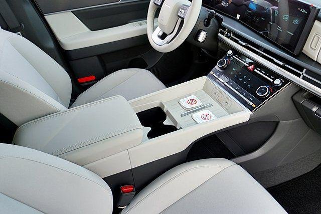 2026 Hyundai Santa Fe SE - Photo 14