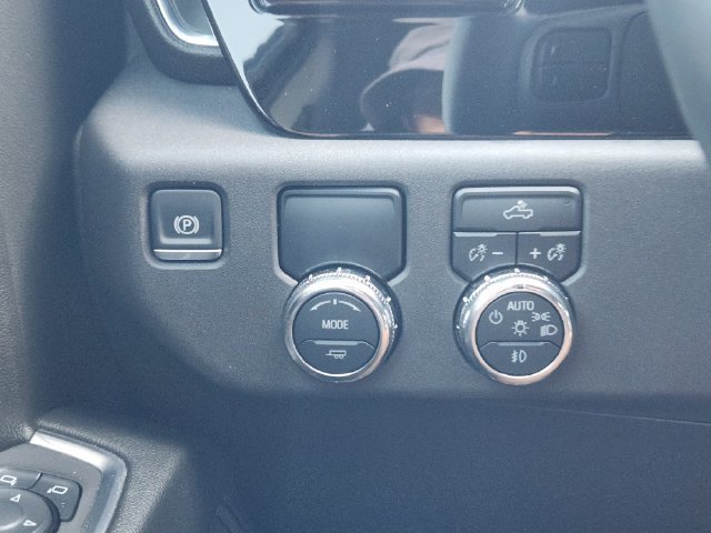 Used 2025 Summit White GMC Elevation image 23