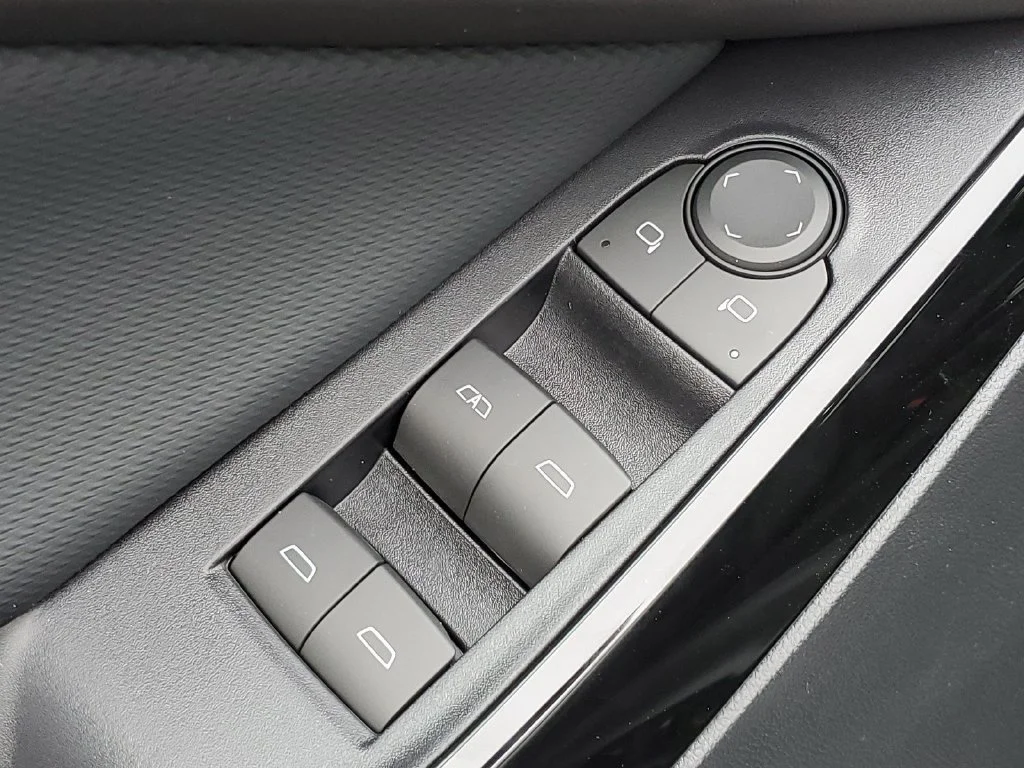 New 2027 Sterling Gray Metallic Chevrolet LT image 23