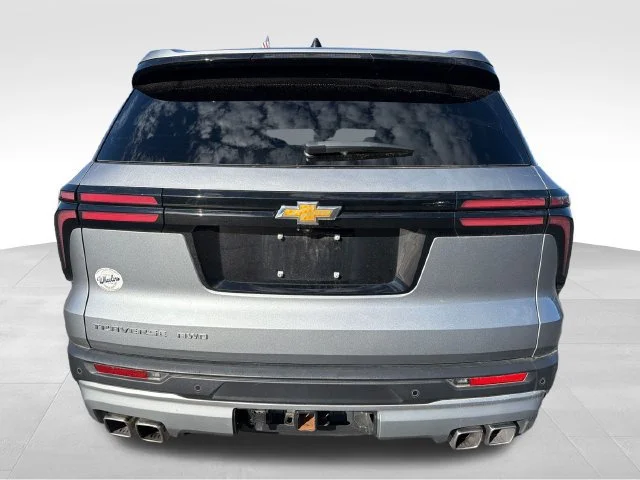 Used 2025 Sterling Gray Metallic Chevrolet LT image 4