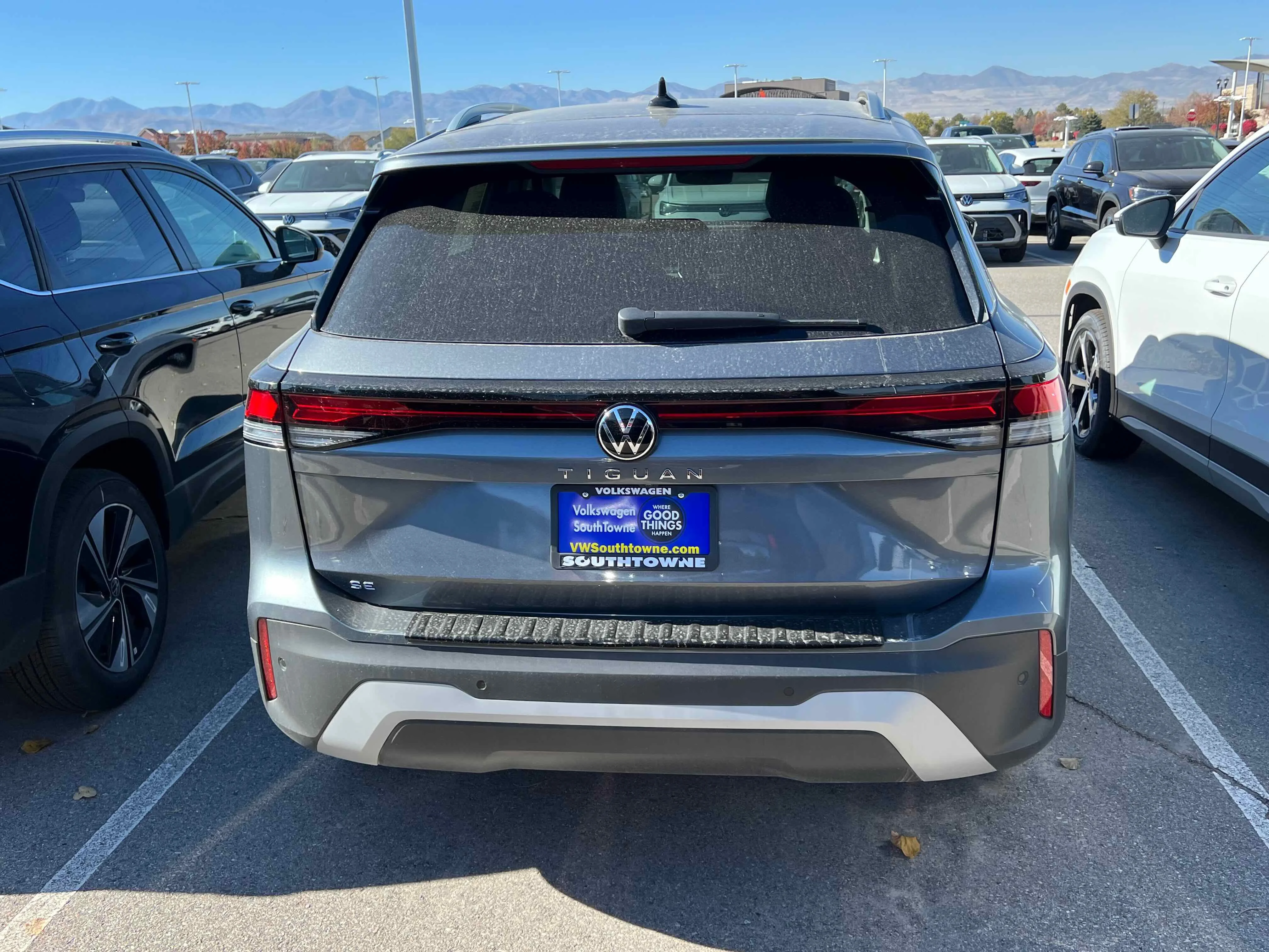 New 2025 Platinum Gray Volkswagen SE image 11
