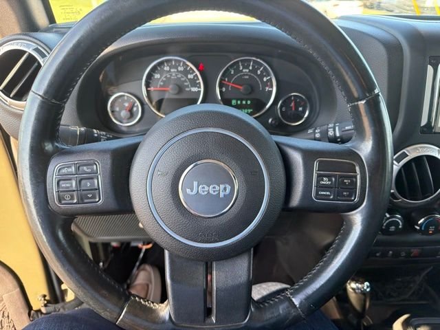 Used 2015 Green Jeep Unlimited Rubicon image 8