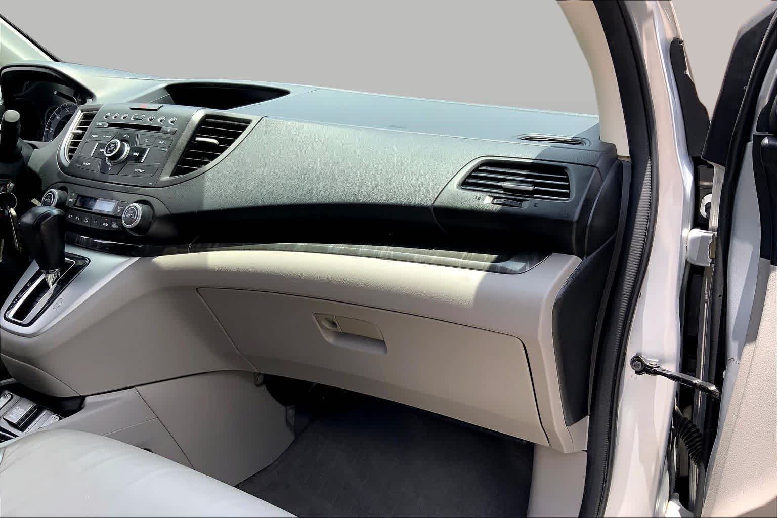 Used 2014 Alabaster Silver Metallic Honda EX-L image 18