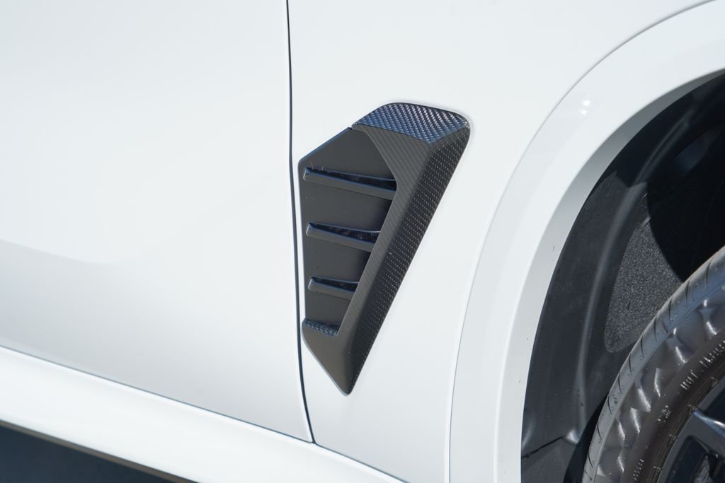 New 2026 Alpine White BMW sDrive40i image 7