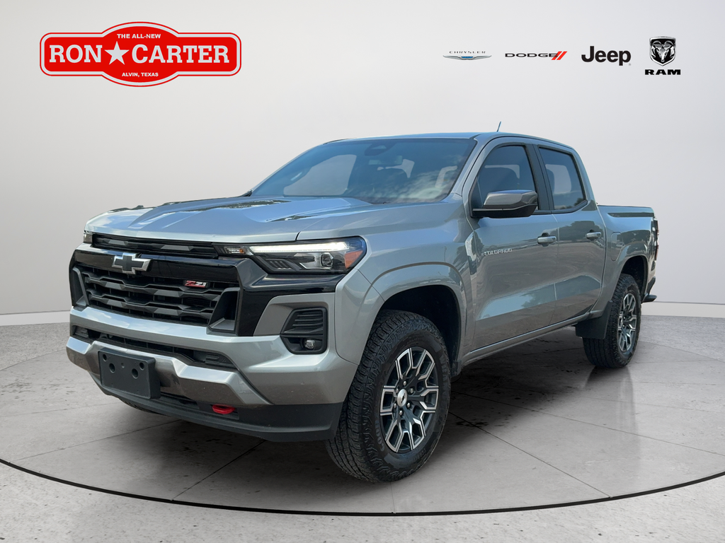 Used 2025 Gray Chevrolet Z71 image 3