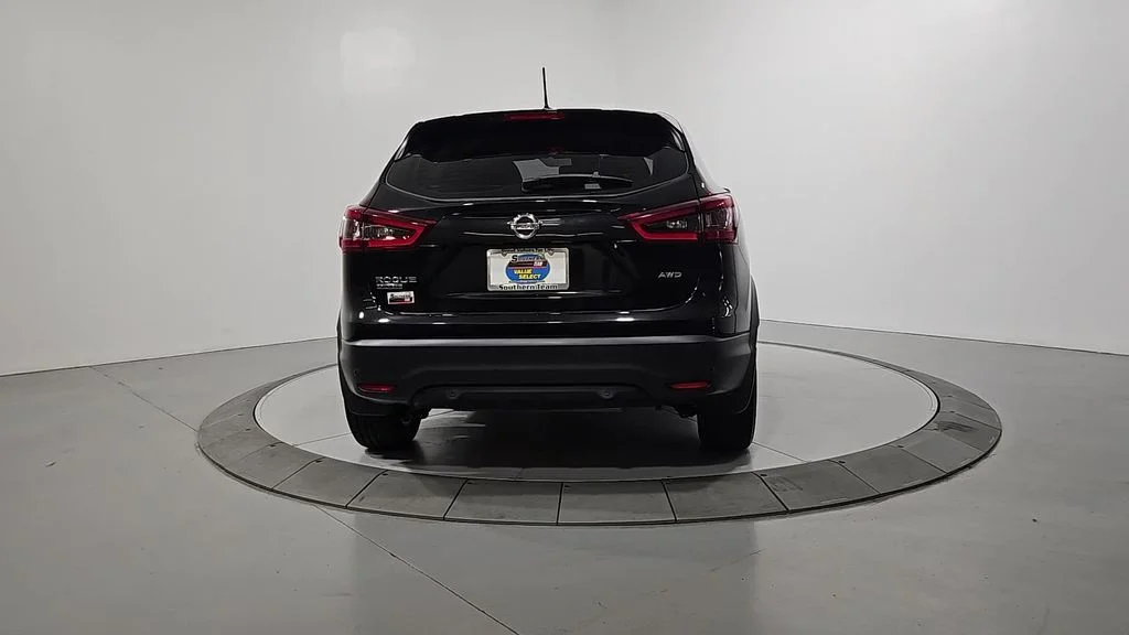 Used 2021 Black Nissan S image 4