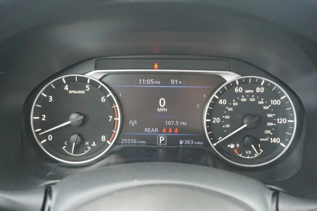 Used 2025 BLACK Nissan SV image 25