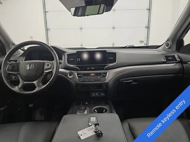 Used 2025 Crystal Black Pearl Honda RTL image 13