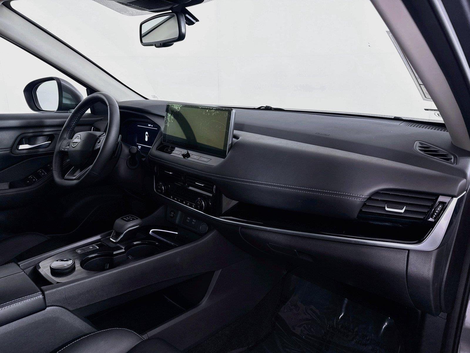 Used 2026 Gun Metallic Nissan SL image 38