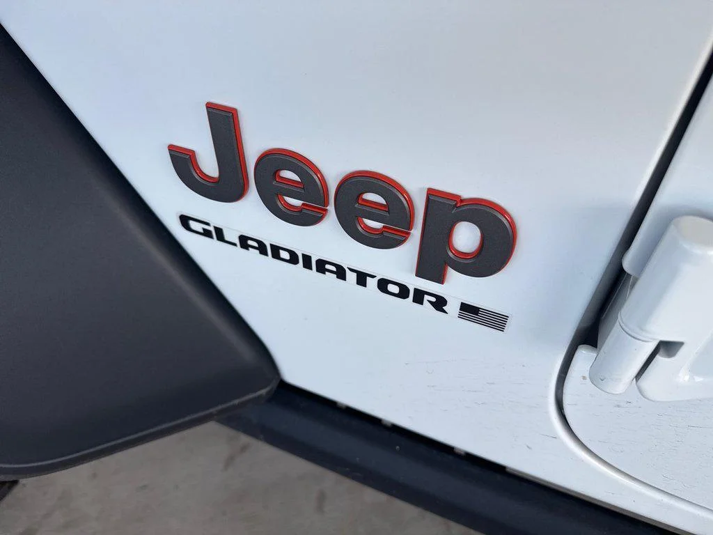 Used 2026 Bright White Clearcoat Jeep Mojave 4x4 image 8