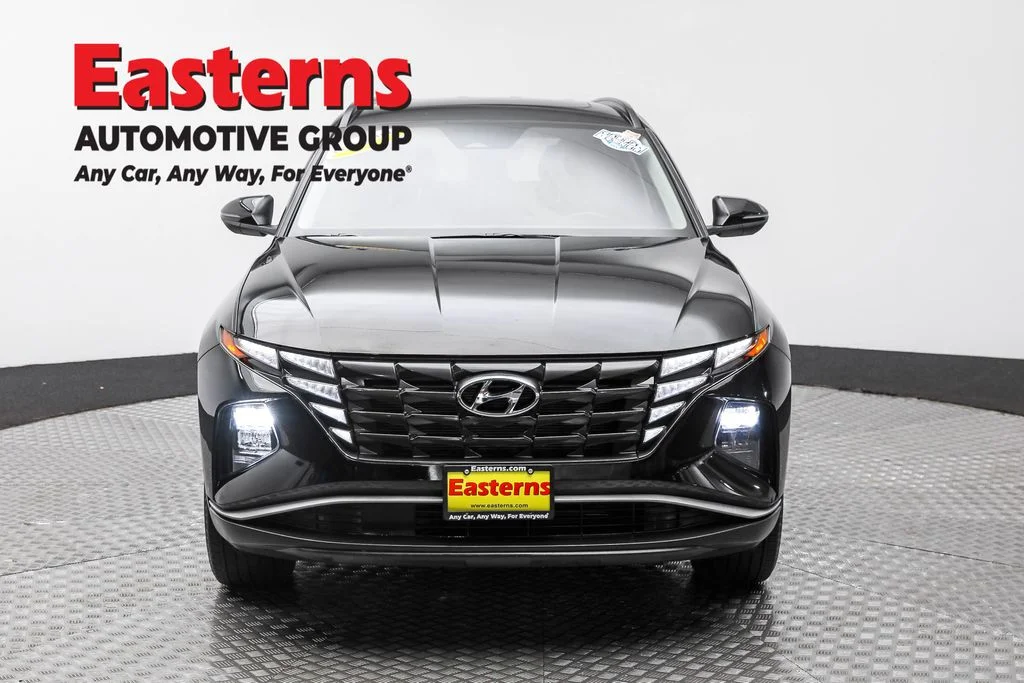 Used 2022 Black Hyundai SEL image 2