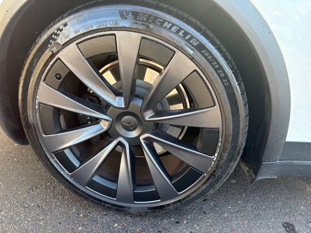 Used 2022  Tesla Plaid image 5