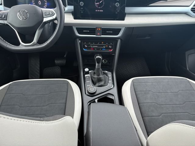 New 2026 Pure White Volkswagen 1.5T SE image 12