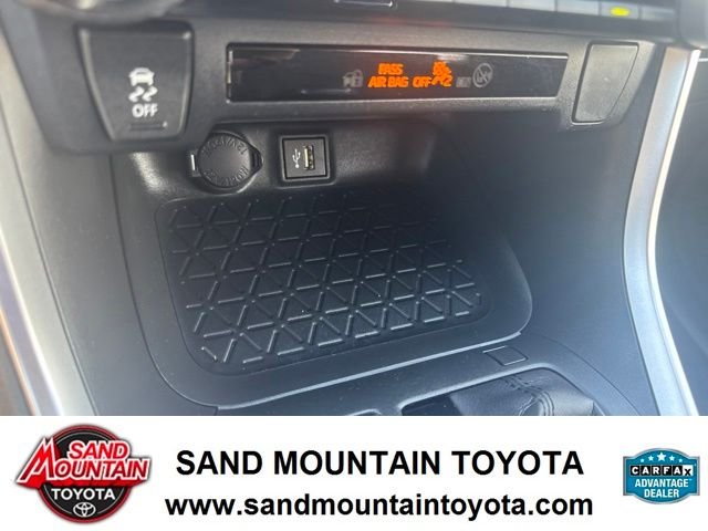 Used 2025 Silver Toyota XLE Premium image 22