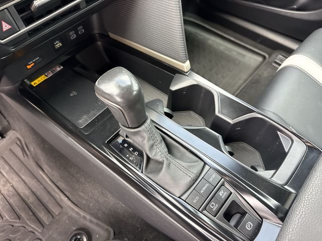 2025 Toyota Camry SE - Photo 21