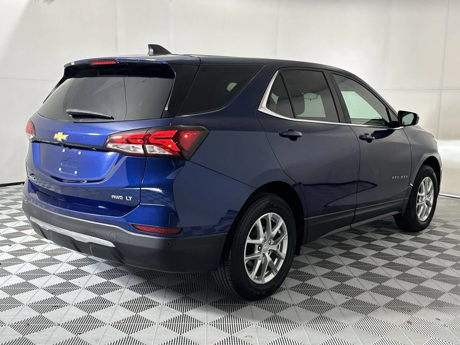 Used 2023 Blue Chevrolet LT image 8