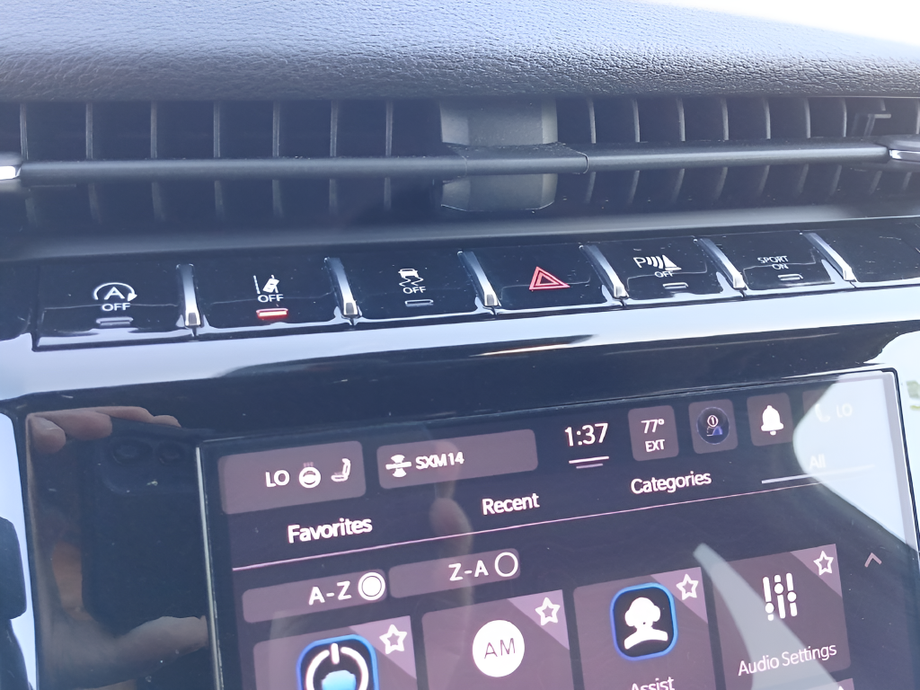 Used 2023 Silver Jeep Altitude X image 17