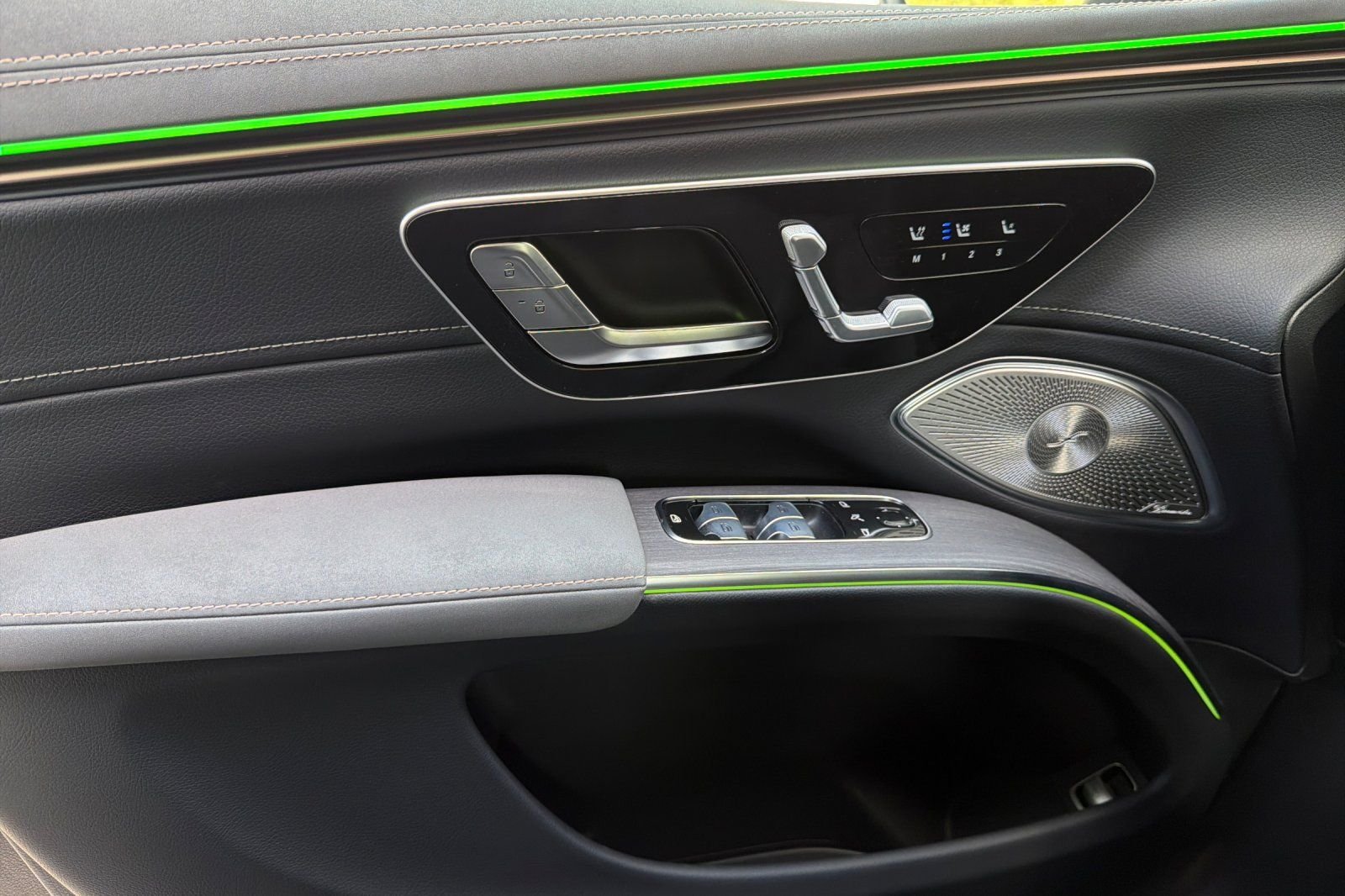 2026 Mercedes-Benz EQS SUV Base - Photo 23