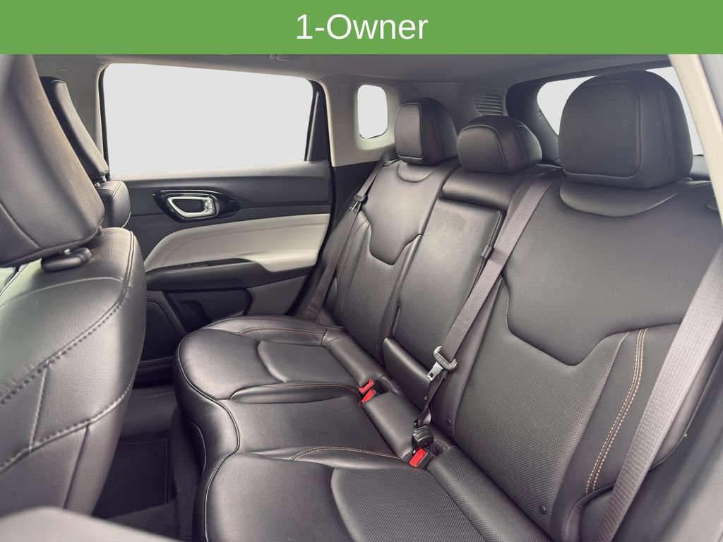 Used 2022 Black Jeep Limited 4x4 image 13