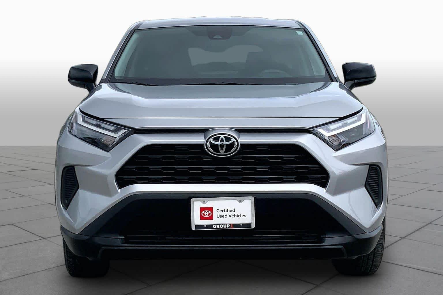 Used 2025 Silver Sky Metallic Toyota LE image 4