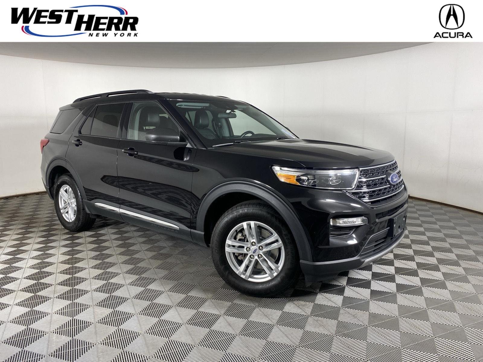 Used 2023 Agate Black Ford XLT image 1