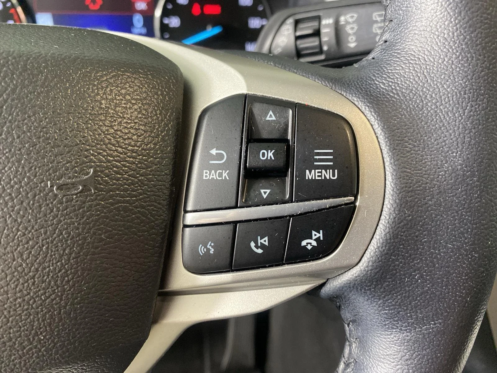 Used 2022 Star White Metallic Tri-Coat Ford XLT image 19