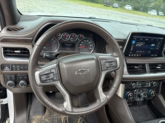 Used 2021 White Chevrolet Z71 image 7